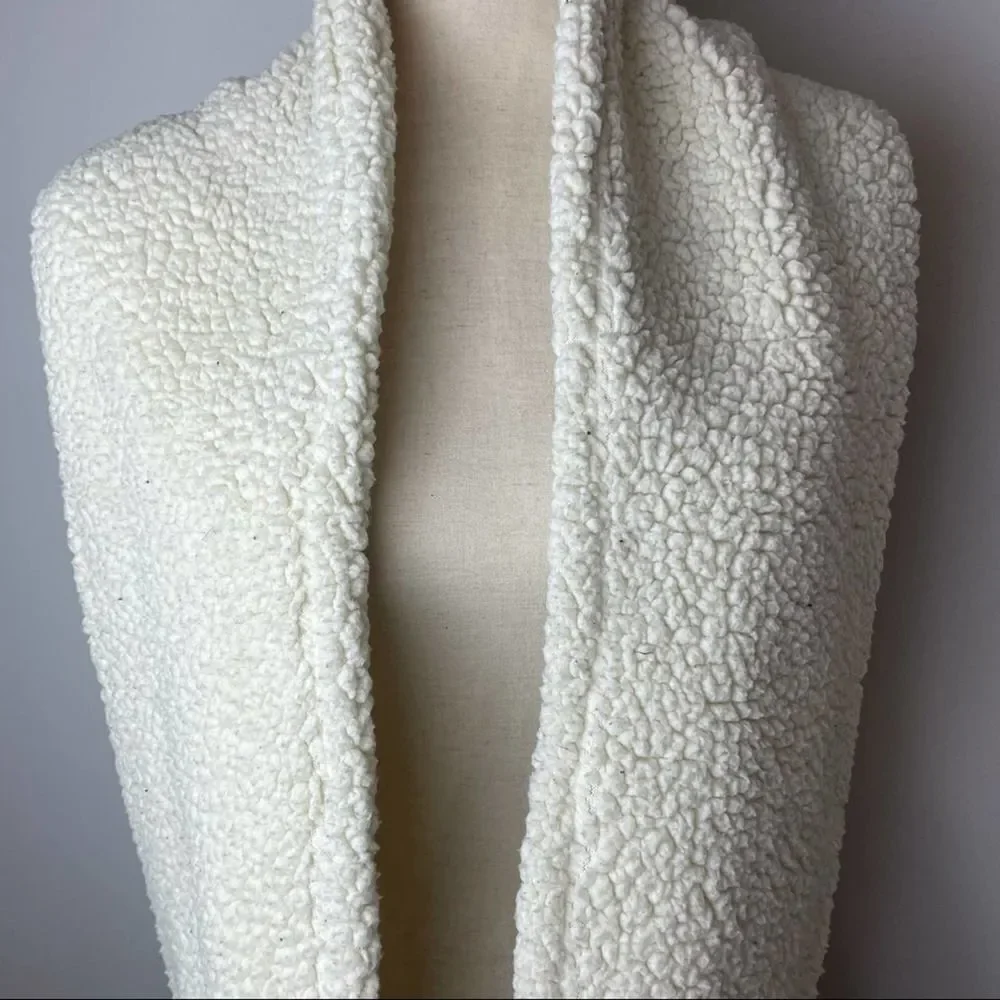 BDG Solid White Ivory Sheep Soft infinity Heavyweight Scarf one size